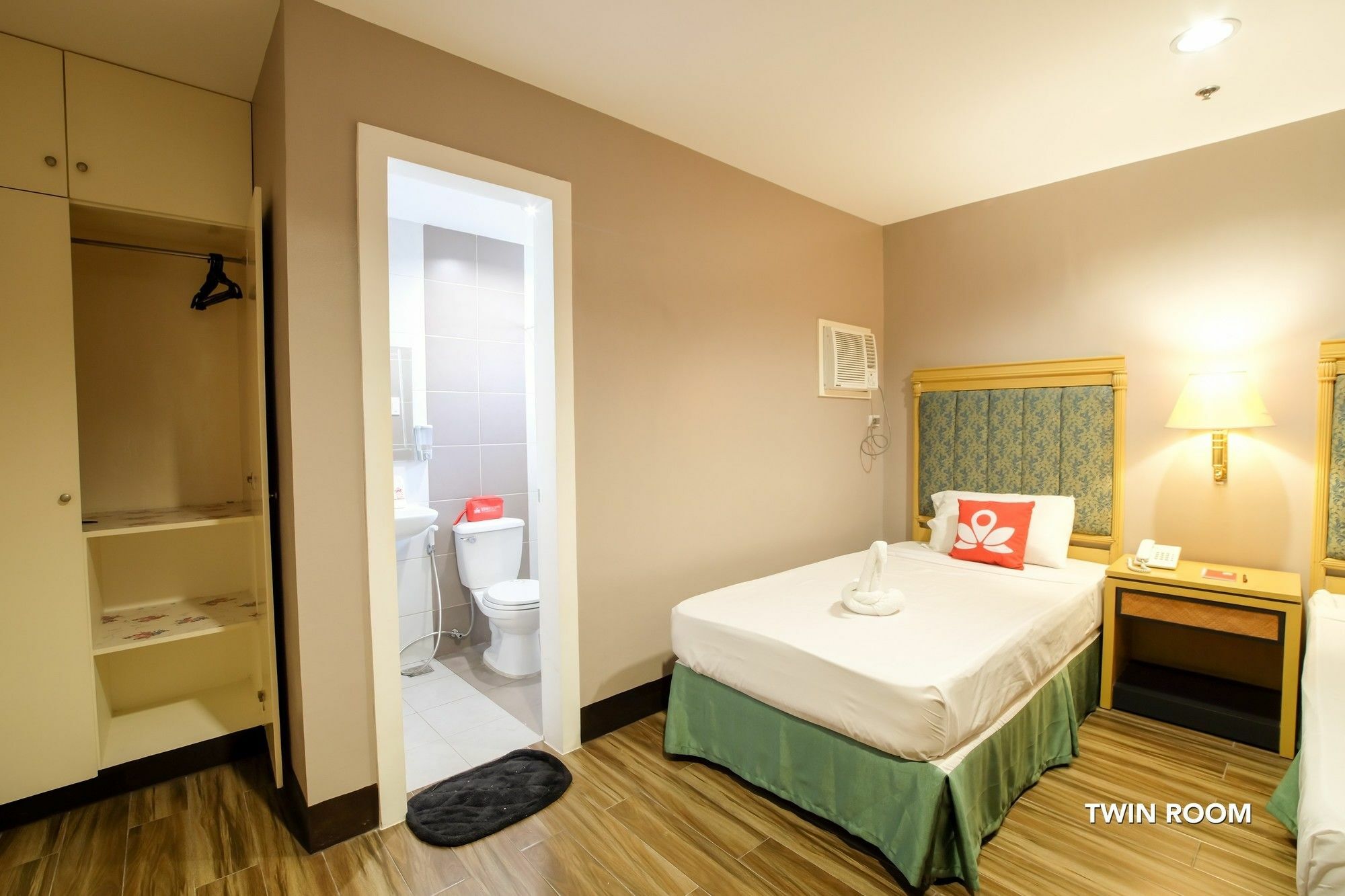 ZEN Rooms Del Pilar Malate Manila Exteriör bild